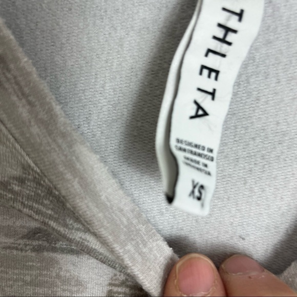 Athleta Pure Luxe Printed Sweatshirt Grey Size xs 0888 - Picture 2 of 3